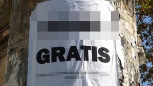 "Am crezut ca nu vad bine" Ce ofera GRATIS un bucurestean fix in Piata Romana! Fotografia realizata cu putin timp in urma!