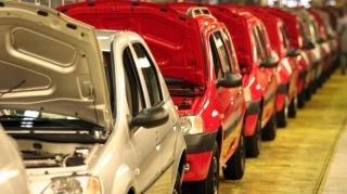 In 2009, fiecare muncitor de la Dacia a adus un profit de peste 4.000 de euro si a produs 23 de masini