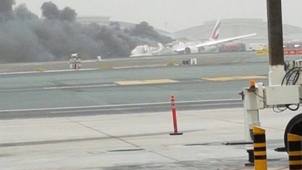 Accident aviatic! Un avion s-a prăbuşit pe aeroportul din Dubai