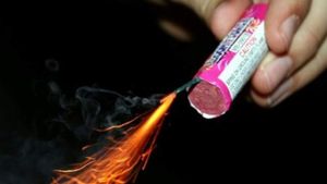 Dramă pentru un român. O petardă i-a explodat în față și... Ce au decis medicii