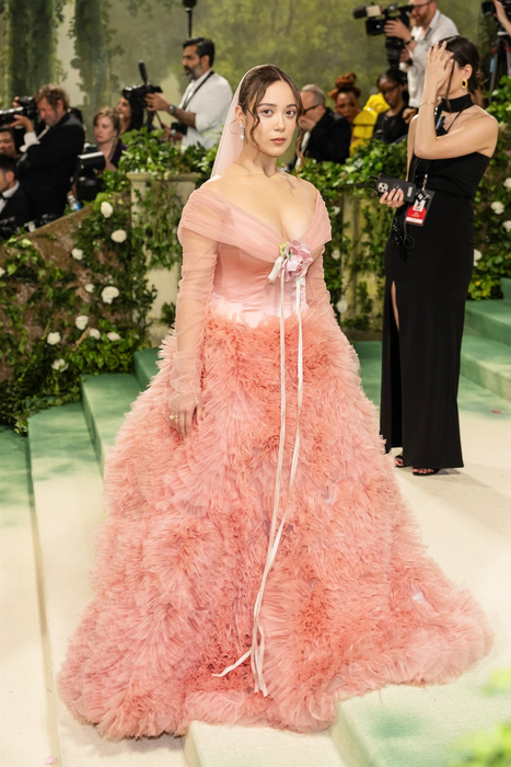 Celebrities attend the 2024 Met Gala Celebrating ‘Sleeping Beauties: Reawakening Fashion’ at The Metropolitan Museum of Art in New York City

Featuring: Laufey
Where: New York, United States
When: 06 May 2024
Credit: Michael Stewart/INSTARimages.com,Image: 870863998, License: Rights-managed, Restrictions: , Model Release: no