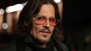Johnny Depp, de nerecunoscut în primul său film important la Hollywood după opt ani. Cum arată actorul în rolul lui Ebenezer Scrooge