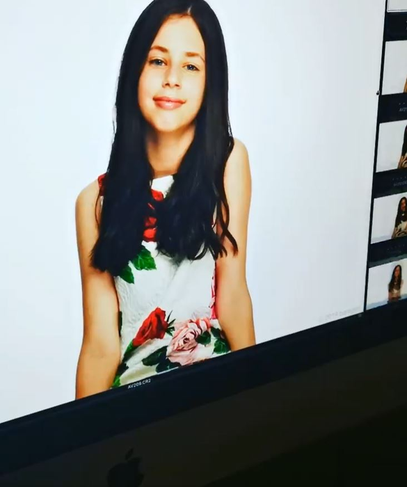 Andreea Marin, melancolică după ce a văzut câteva poze de album alături de fiica ei! Violeta Bănică este din ce în ce mai frumoasă | FOTO