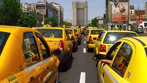 Detaliu NAUCITOR pe un taxi din Bucuresti! Cand au vazut ASTA, oamenii si-au facut cruce si au zis ca nu e adevarat