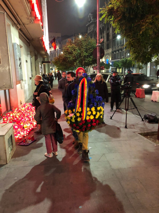 Colegii şi prietenii au venit să-şi ia rămas bun de la Stela Popescu! CANCAN.ro transmite imagini live de la priveghi