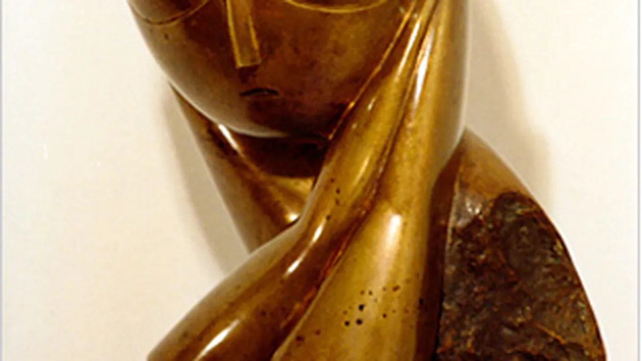 Uite cum am putea scapa de criza! Un avocat spune ca extraterestrii din filmele americane arata ca sculptura lui Brancusi, Domnisoara Pogany!