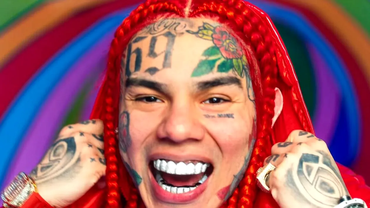 Casa lui Tekashi 6ix9ine a fost invadată de bărbați înarmați! Mama artistului care a cântat la 'Beach, Please!',  ținută cu forța