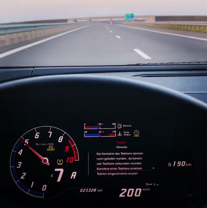 Zed atinge viteza de 200 de kilometri pe oră, dar nu este mulţumit