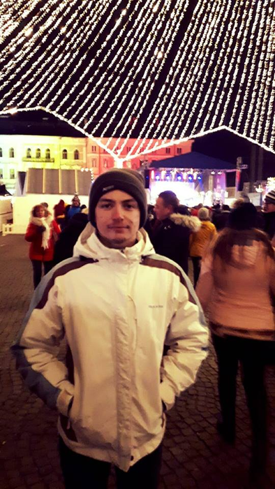 Caz uluitor la Suceava! Un student de 20 de ani și-a omorât tatăl cu un cuțit