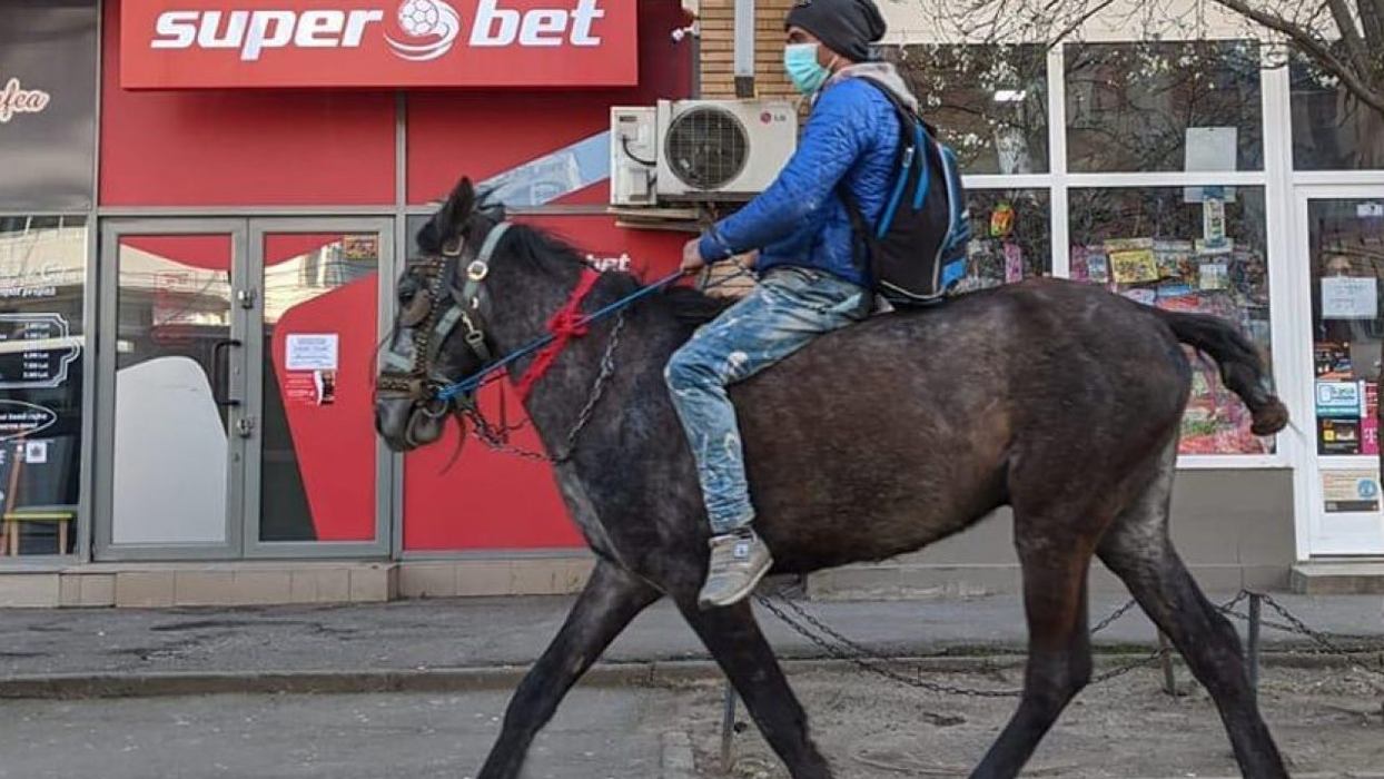 Apropiații lui Cătălin Moroșanu, prima reacție după ce Sergiu, “tăticul călăreț”, a vândut casa primită ca donație de la sportiv: “Suntem șocați!”