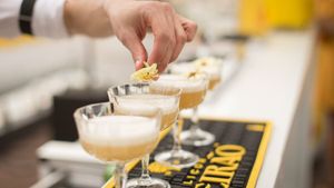 Ce conține cel mai scump cocktail din lume? Licoarea costă 5.000 de dolari
