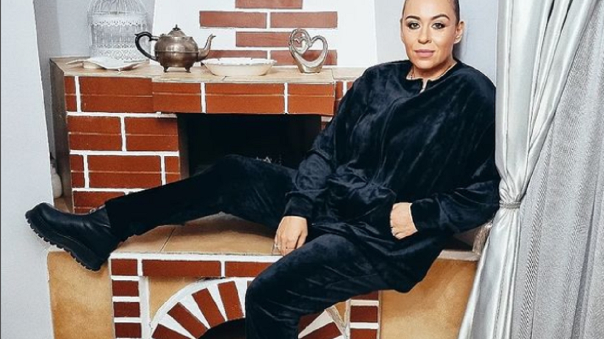 Oana Roman, scandal cu o fană, după ce i-a reproșat că face reclame ascunse: ”Atât de rea și proastă ești?”