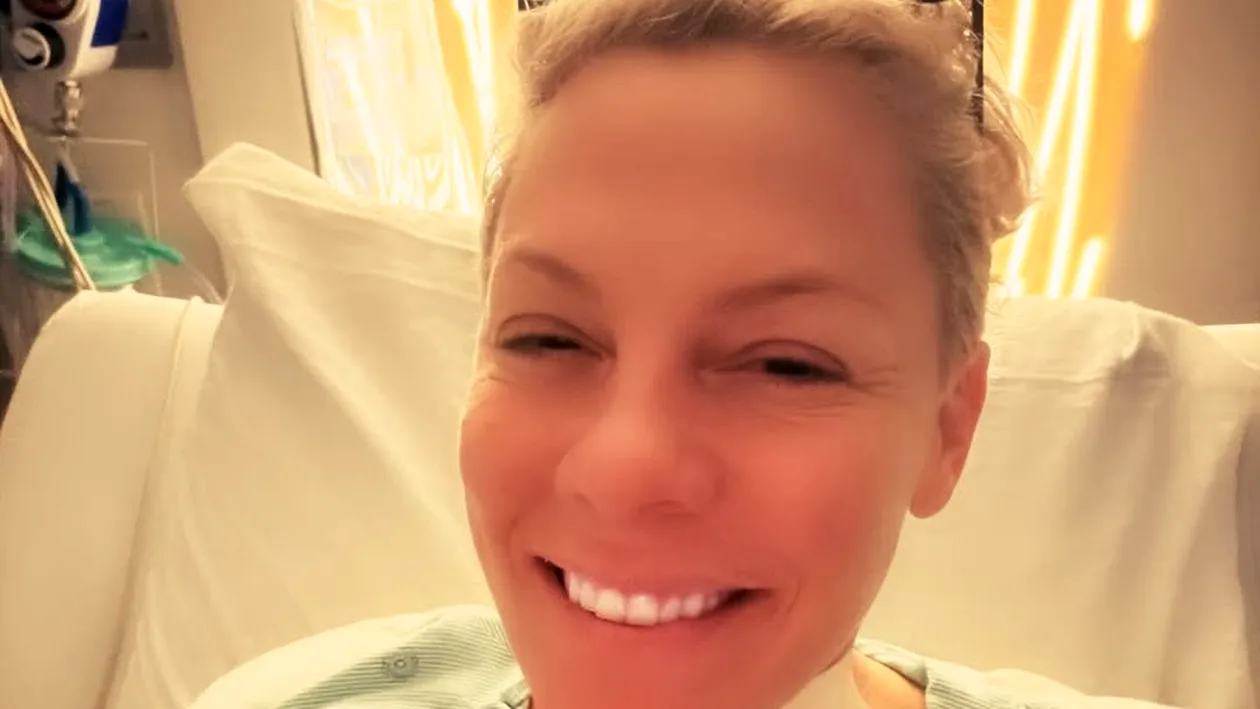 Celebra cântăreață, în stare gravă de Revelion! ”Las durerea în urmă”