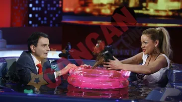 VIDEO Bianca in jacuzzi cu Mandruta: Ai chiloti pe tine acum? Te strang?