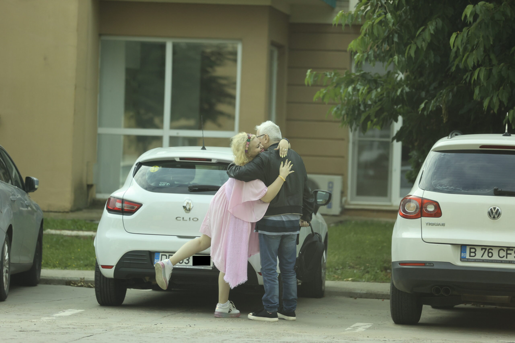 Daiana și Irinel se sărută de despărțire (Foto. CANCAN.RO)