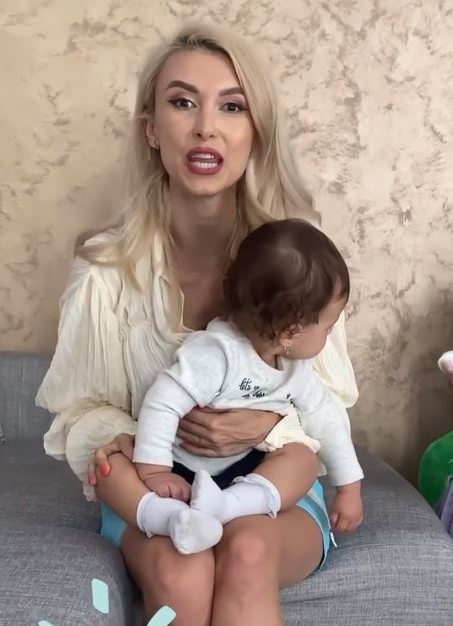 Andreea Bălan a vorbit despre viața sa amoroasă după despărțirea de George Burcea! Artista a dezvăluit ce face când fostul soț vine în vizită la fetițe