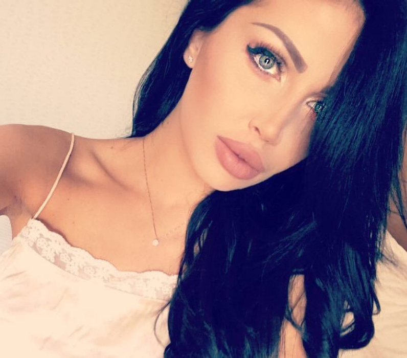 Cătălin Cazacu se iubeşte cu o bombă sexy! Ana îi ţine pumnii strânşi campionului, plecat în Republica Dominicană, la Exatlon!