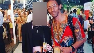 Ea este fiica secretă a lui Kamara! Sara are 19 ani și e tunsă ZERO