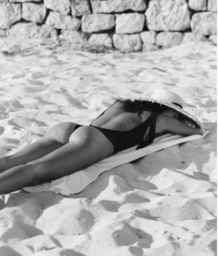 Cristina Gheorghe este "noua" Mădălina Ghenea! Trup perfect, manechin și actriță în Italia