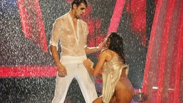 Aproape goală la Dansez, incredibil de decoltată la Cancan TV! Sânii Nicoletei Luciu i-au penetrat bluza în direct!