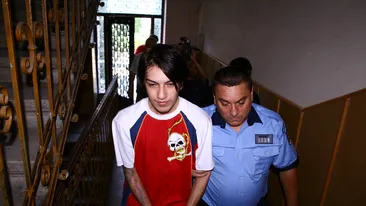 “Ucigasul emo” de la Hunedoara are tatuata pe corp propria viziune asupra lumii: cerul senin si iadul dezlantuit!