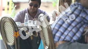 Viorel Moldovan asteapta ofertele cu o blonda la masa! Fostul antrenor al Sportului Studentesc este nerabdator sa revina pe banca unei grupari din Liga I.