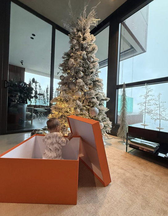 Cum arată casa lui Maluma. Artistul columbian are o vilă de lux