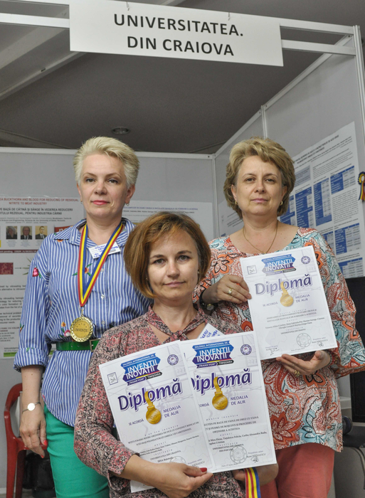 O parte dintre cercetătorii din Craiova, premiați cu aur