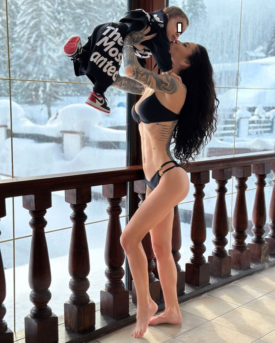 Roxana Vancea se află încă în concediu maternal (Foto: Facebook)