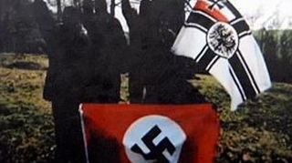Un adolescent isi formase un grup neo-nazist si planuia sa rastoarne Guvernul Marii Britanii prin atentate cu bomba si arme chimice
