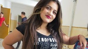 Strigăt de disperare al unei mame din Dolj, care îşi caută fiica de mai bine de o lună şi jumătate. "Cine a putut să-ți facă așa rău şi pentru ce?"