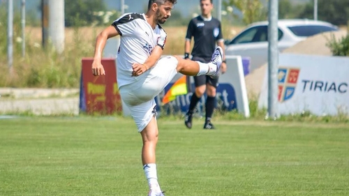 Breaking news. Scene şocante pe un teren din Berceni. Şase fotbalişti din Liga I, prinşi într-un scandal între clanuri: ”Au scos cuţitele, a fost urât!”