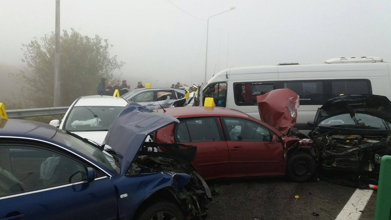 A mai murit o femeie în  accidentul de pe A2.  Sunt 60 de raniti
