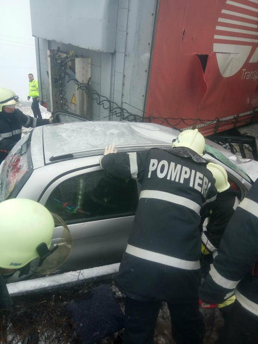 Accident groaznic în Caraş Severin! O femeie a murit, o fetiță este în comă