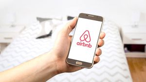 O turistă care a fost violată într-un apartament din New York a primit 7 milioane de dolari de la Airbnb