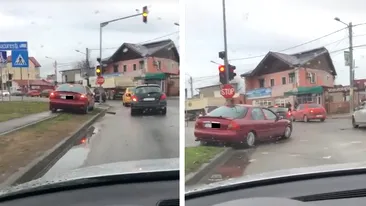 Ce s-a întâmplat cu un șofer din Craiova care a fost filmat când a circulat pe spațiul verde și a trecut pe roșu