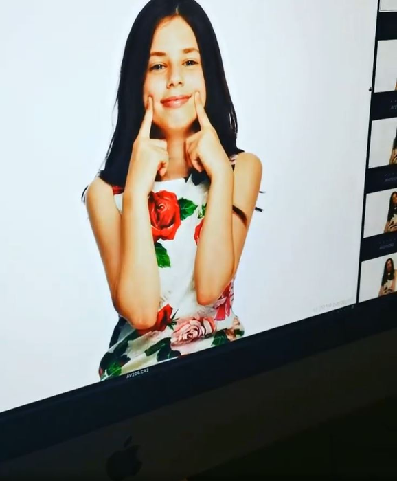Andreea Marin, melancolică după ce a văzut câteva poze de album alături de fiica ei! Violeta Bănică este din ce în ce mai frumoasă | FOTO