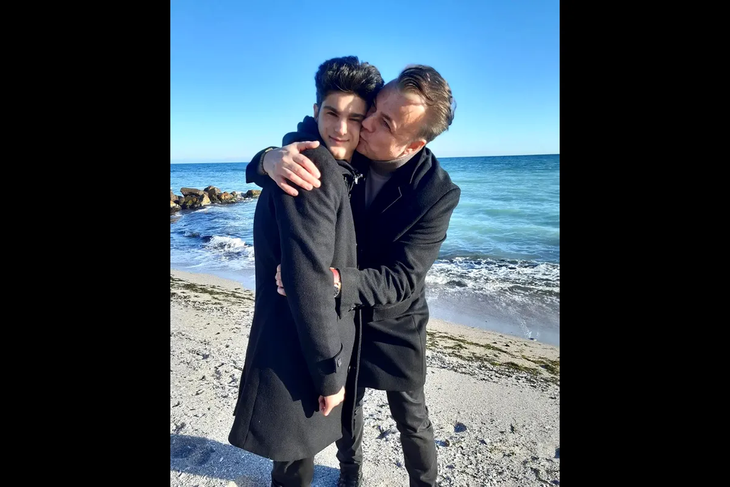 Cu ce se ocupă David, fiul lui Adrian Enache și al Iulianei Marciuc. David s-a mutat în Olanda și s-a angajat