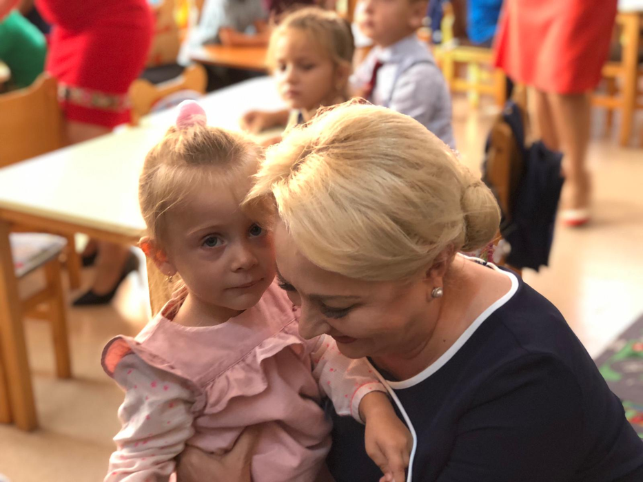 Premierul Viorica Dăncilă, mesaj cu ocazia deschiderii noului an școlar: ”Am credința că România va crește doar dacă educația va crește”
