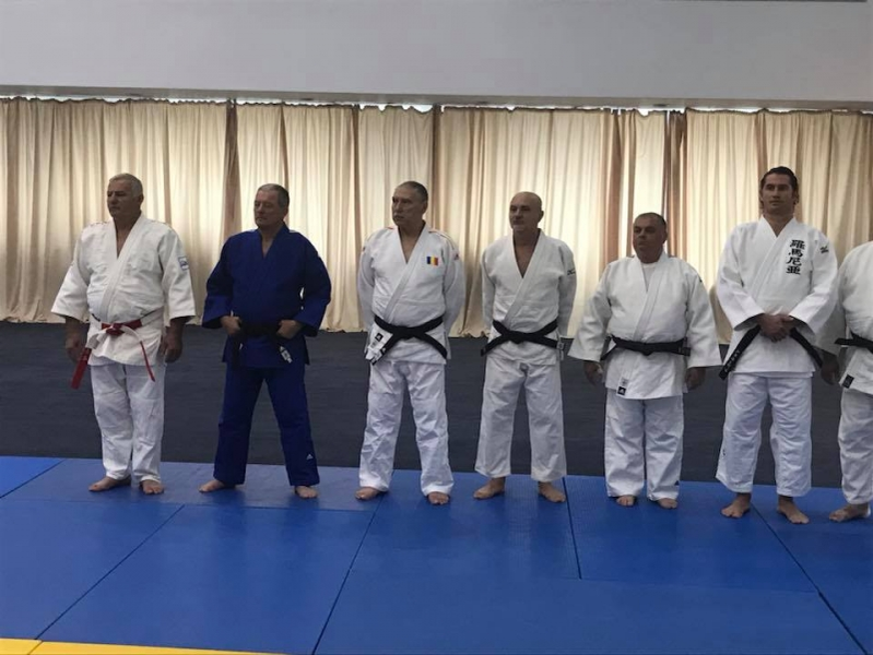 Veteranii și campionii judoului românesc, prezenți la deschiderea Stagiului Național al Arbitrilor și Antrenorilor de Judo