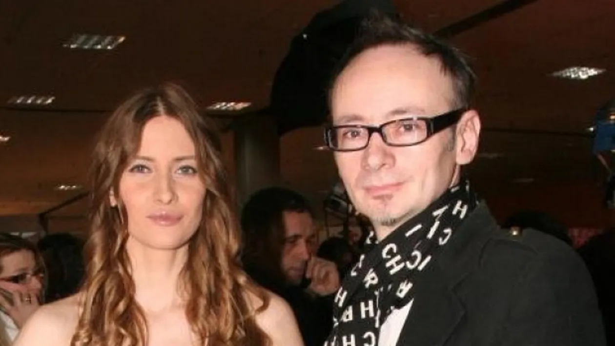 Si-a refacut viata? Albu s-a afisat pentru prima data cu o femeie, de la divort! Cu ce mesaje siropoase il rasfata!