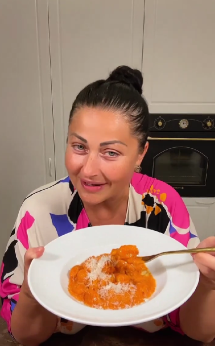 Gabriela Cristea este pasionată de gătit/ Sursa foto: Instagram