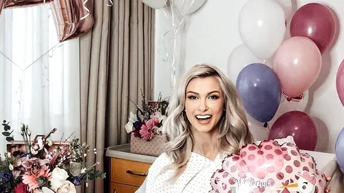 Cum au fost surprinse Andreea Bălan și fetița ei, pe patul de spital: ”Sunt o norocoasă!”