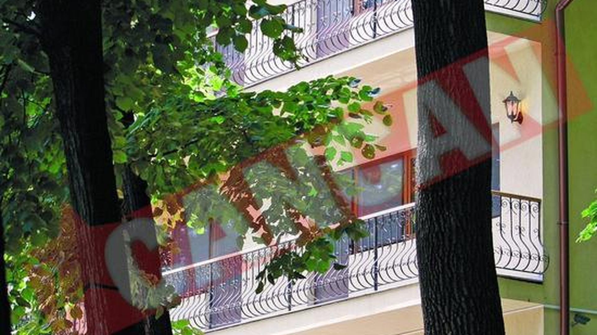 A aruncat mobila din vila de 700.000 euro