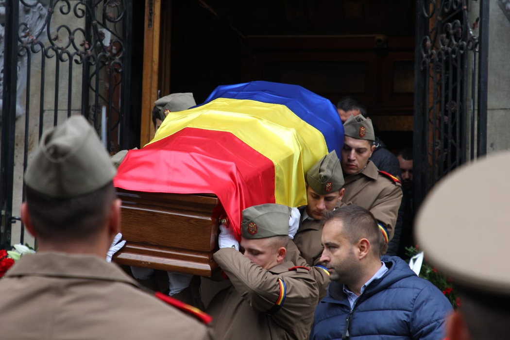 IMAGINILE DURERII. Ziua în care România își ia adio de la Mihai Constantinescu