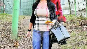 Fosta mare gimnasta a sosit de urgenta in Romania. Nadia si-a vizitat in secret tatal bolnav de ciroza