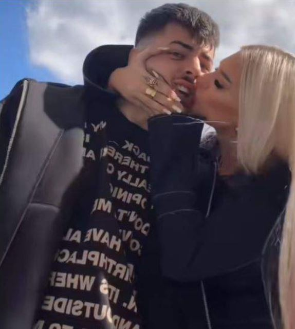 Emre Munir spune ca Andreea a mers la mare cu un barbat, iar el a decis sa-i confrunte