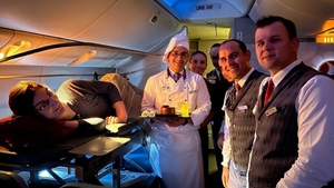 Cea mai înaltă femeie din lume, probleme în avion. Cum este nevoită să zboare de fiecare dată