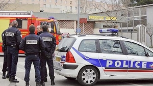 Atac în Franţa, soldat cu cinci răniţi, inclusiv trei poliţişti!