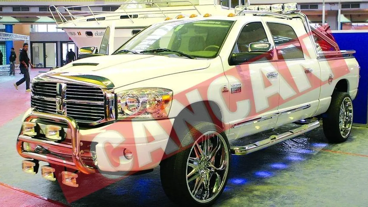 Bentley, de 450.000 de euro, de vanzare la Luxury Show